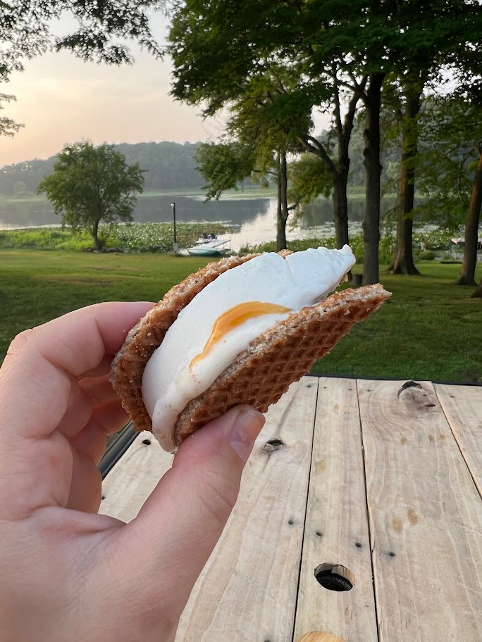 One bag with 8 fresh baked Gluten Free stroopwafels to try