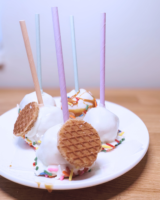 Easy 3-Ingredient Stroopwafel Cake Pops (No-Bake Dessert Recipe)