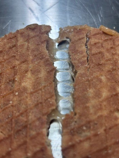 One bag with 8 fresh baked Gluten Free/Vegan stroopwafels to try